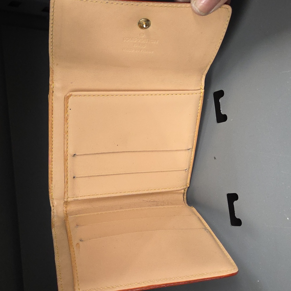 LV WALLET GOOD PRELOVED CONDITION - Picture 8 of 10